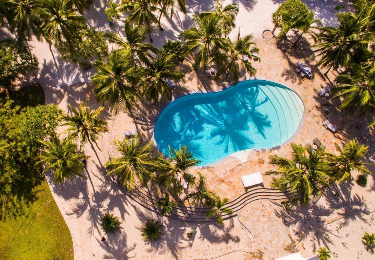 Zumzum Beach House Bed & Breakfast Kinondo Exterior photo