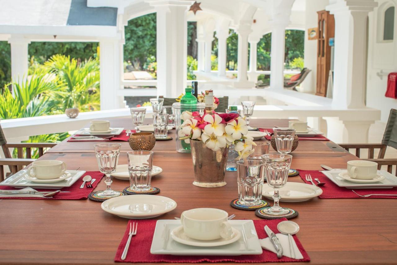 Zumzum Beach House Bed & Breakfast Kinondo Exterior photo