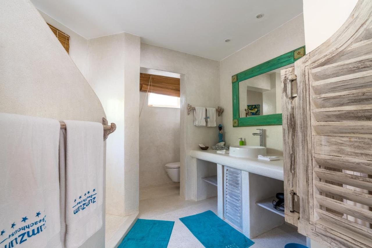 Zumzum Beach House Bed & Breakfast Kinondo Exterior photo